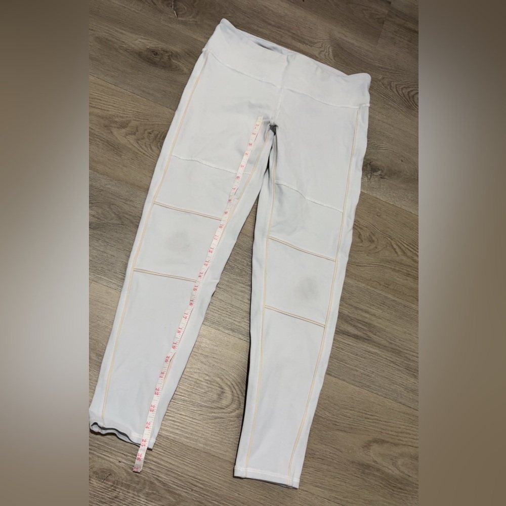 ALO Yoga medium Leggings - Picture 3 of 5